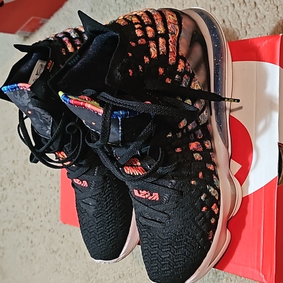 Sneakers - Picture 2 of 4